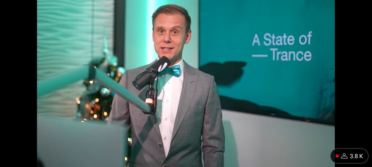 TonoDeFax's tweet image. 👏👏👏 #ASOT1153 #YEARMIX