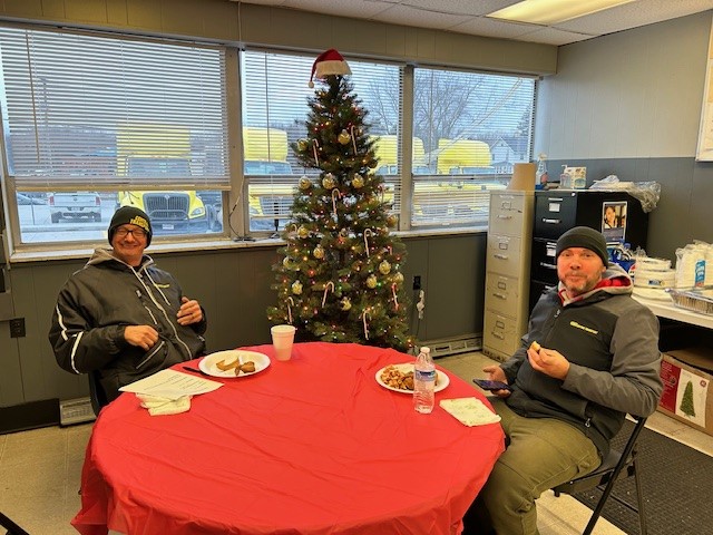 Making spirits bright as our North Canton Terminal hosted a Christmas party for their team! From dazzling decorations to joyful festivities, we're spreading holiday cheer the trucking way. Cheers to good times, and a very Merry Christmas! #CTPride #MerryChristmas