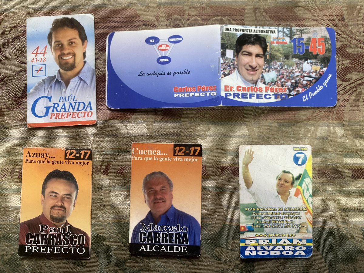 MateoPadron2's tweet photo. Desempolvando mi colección de calendarios, entre estos el Yaku para prefecto en el periodo  2004-2005 https://t.co/q2cvCO0SHf