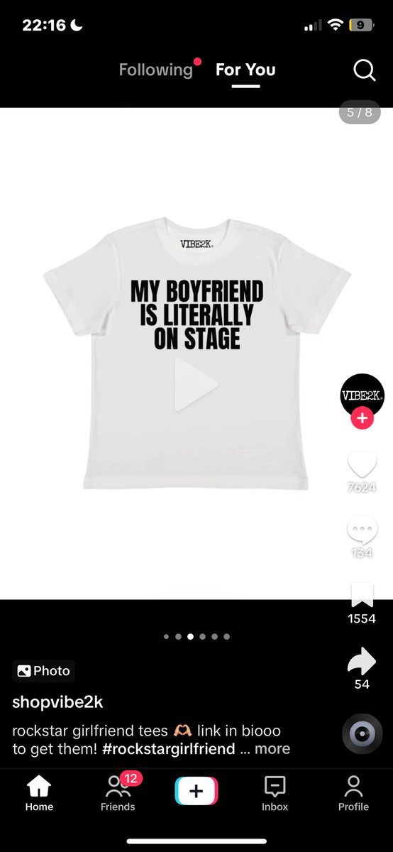 wastelandsue's tweet photo. outfit love on tour 2025 https://t.co/Y9kO3IcrqY