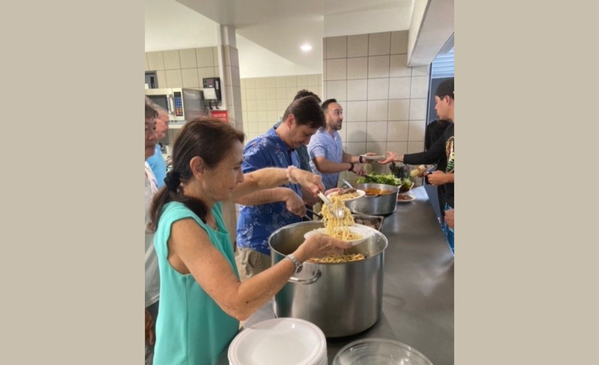 presidencepf's tweet photo. Cédric MERCADAL, ministre de la Santé en charge de la Prévention et de la Protection sociale généralisée, a visité le Centre Te Vaiete et y a distribué des repas à l’invitation du Père Christophe.

👉 Lire l'intégralité : https://t.co/nqA9pCMfHf https://t.co/4vNMydtlGi