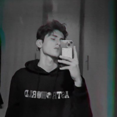 hassanz_07's tweet photo. new avi who this https://t.co/TQbf2AyRGg
