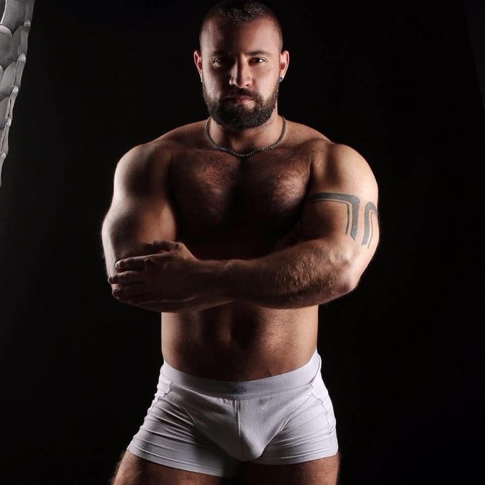 Watch Nik's leaked NSFW photo on TwXstars