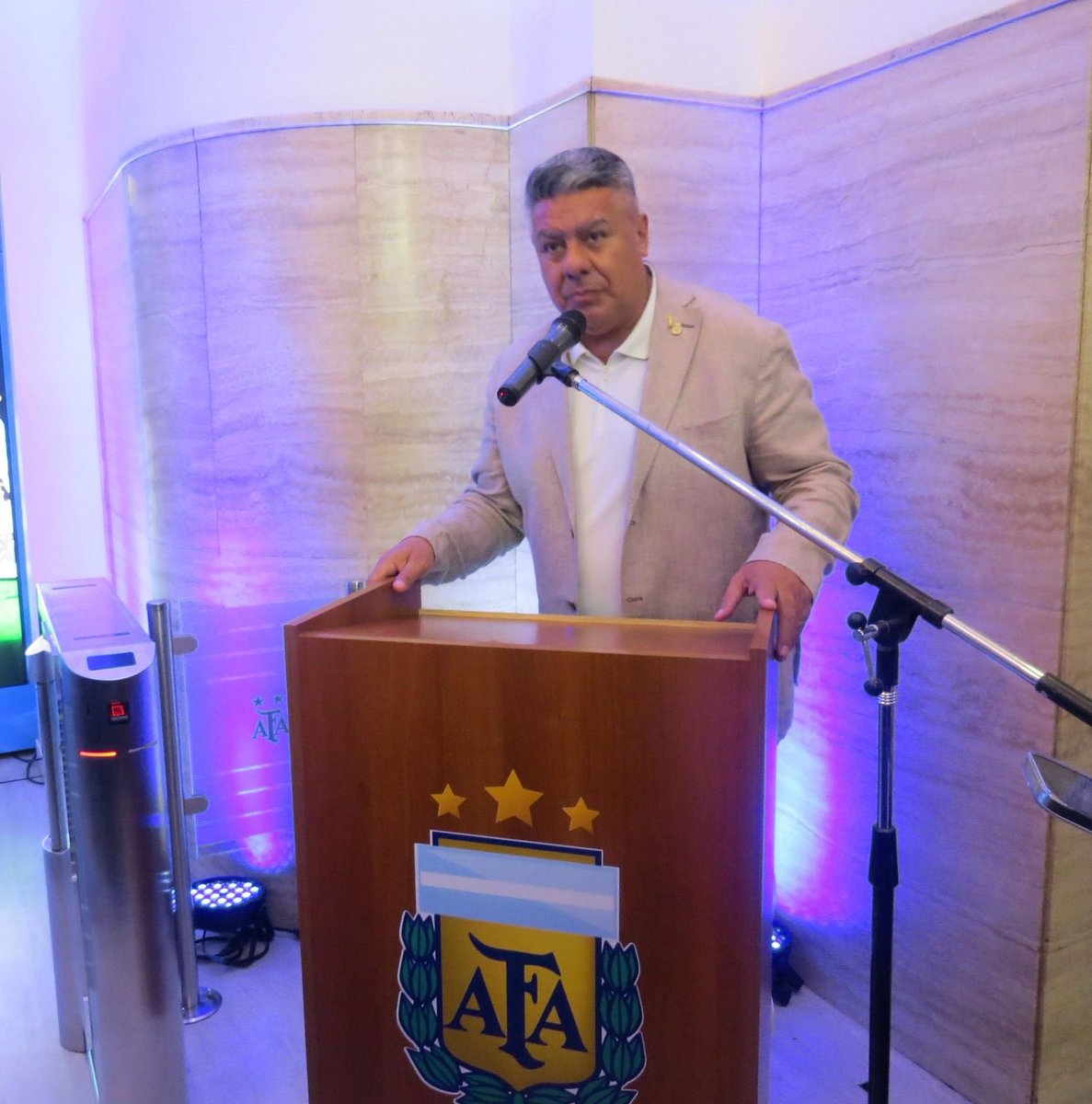 Chiqui Tapia tweet media