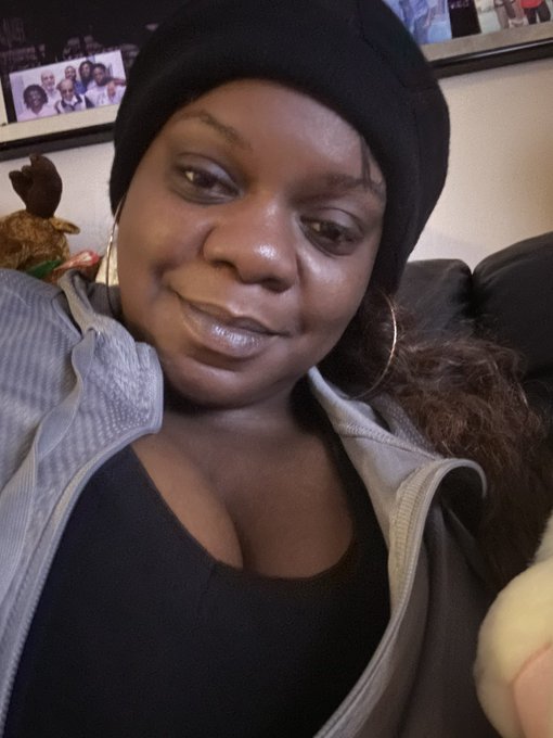 You want me naked&hellip;. Don&rsquo;t you 😉🫦🍫 https://t.co/Wuz80ClH8E