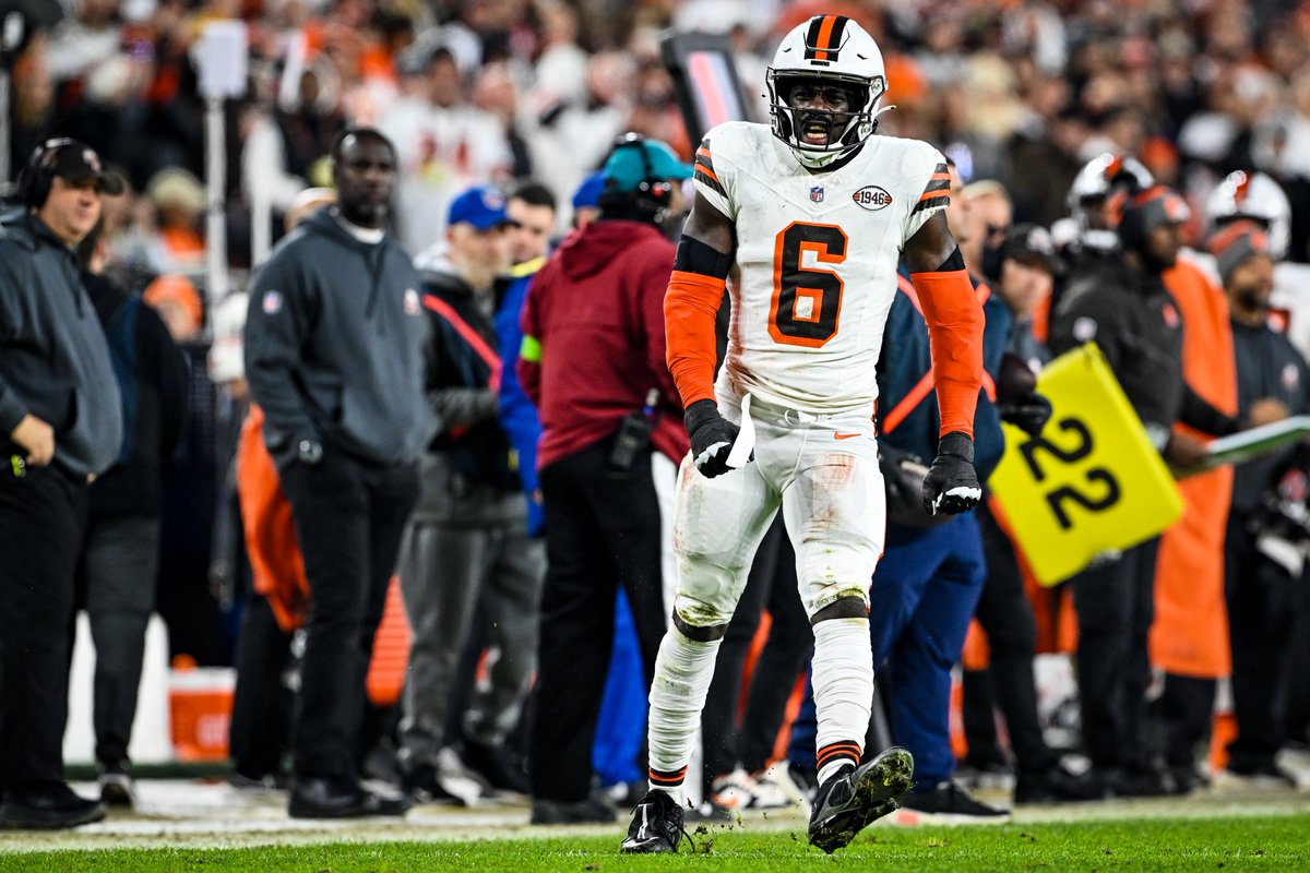 Browns's tweet photo. RT if this has been you in front of the TV

📸» https://t.co/kkNxXJxqZn https://t.co/ptU48kdF9D