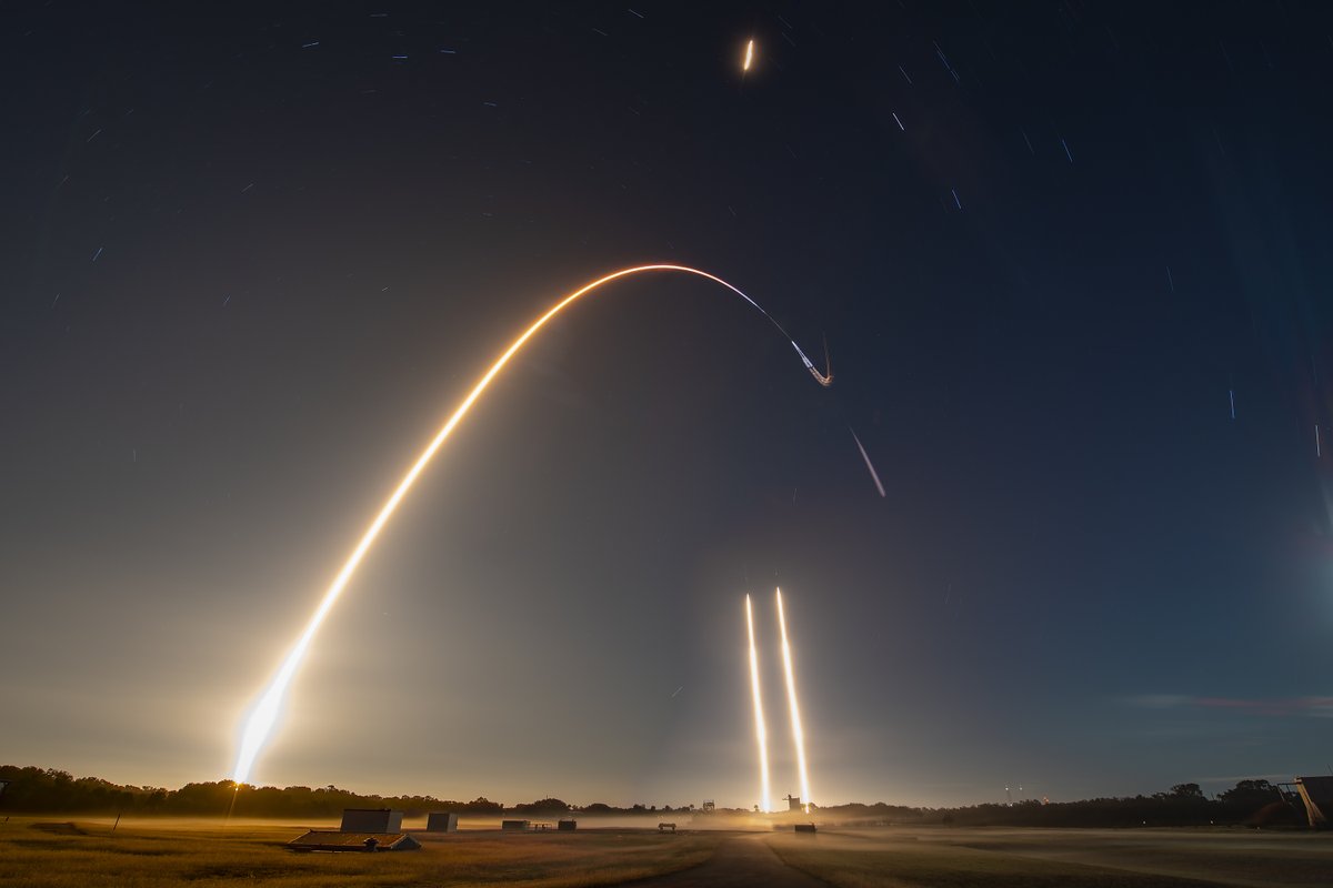 Falcon Heavy launches USSF-52 to orbit from Florida