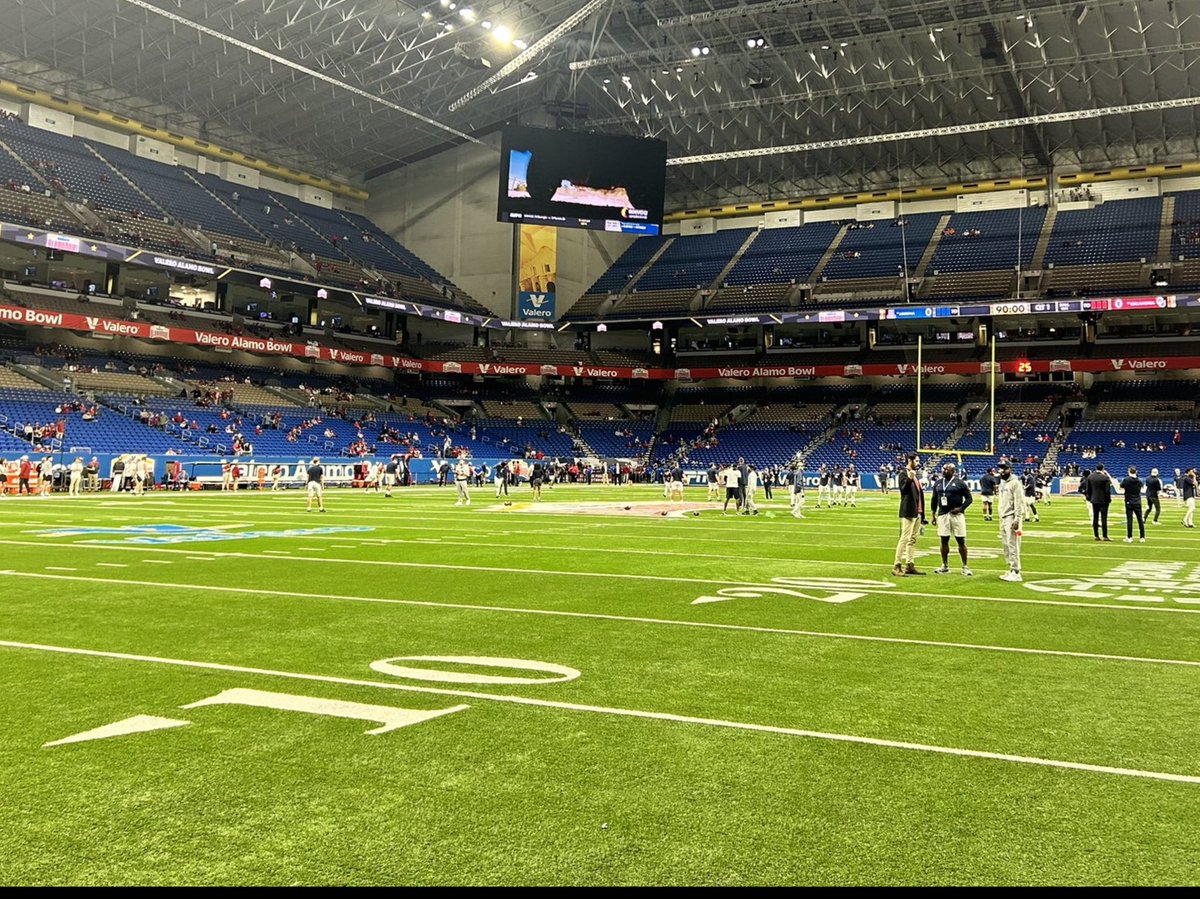 DEFISHER62's tweet photo. “ANOTHER” Awesome Looking @HellasInc Turf Field at the Alamo Bowl… They just keep showing up in the Best Venues in the Country !!! #hellasbuilt https://t.co/RitR3lJwAg