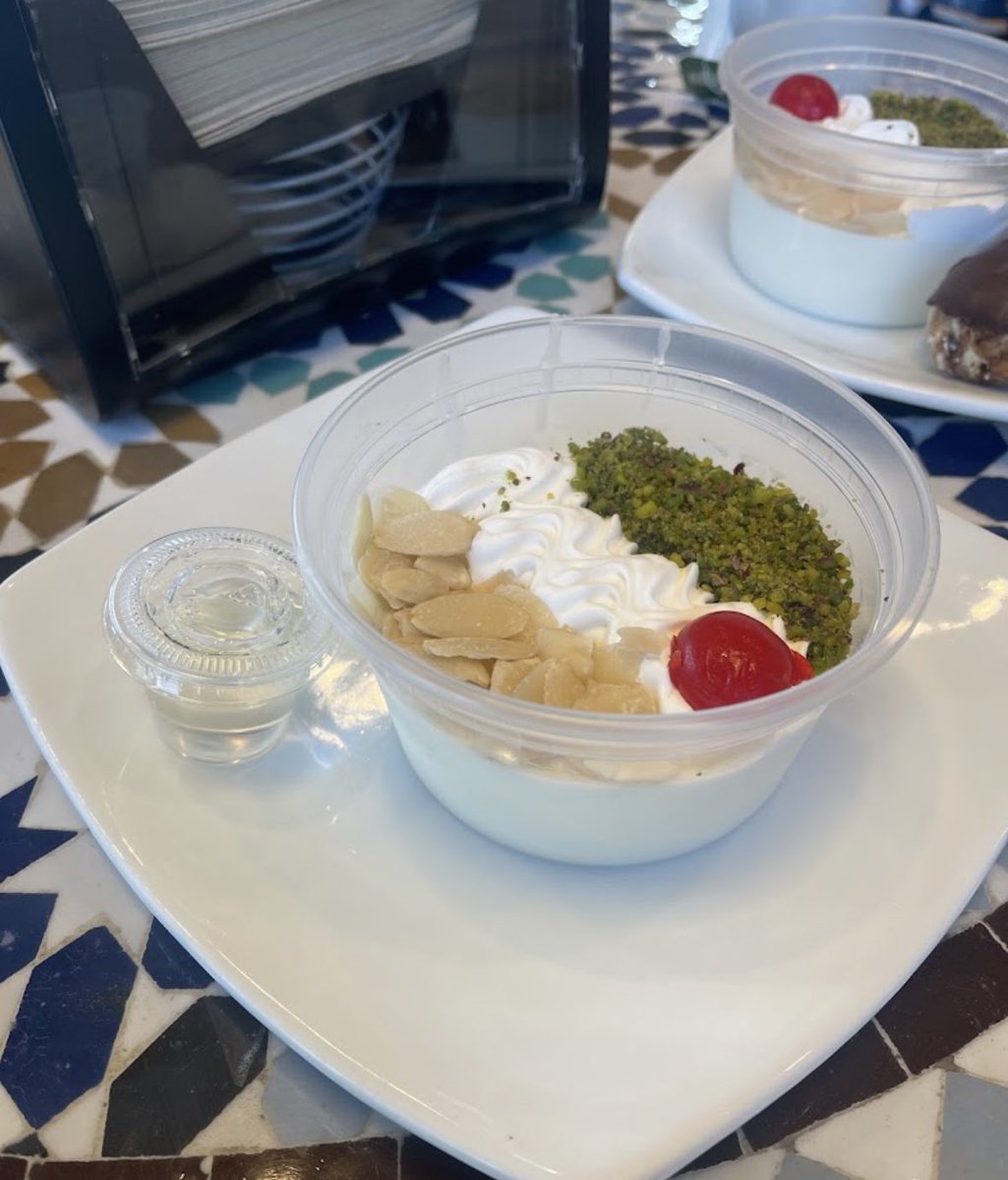 Josna2010's tweet photo. So glad we could meet up @harini617 garu 🤩
And the yumm...Arabic pudding ~bigdash🤤
#BigDash
#ArabicDesserts https://t.co/My2vWiW7AB
