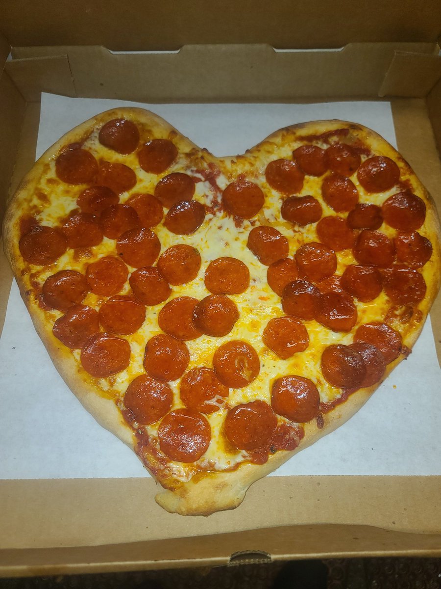 hankspizza's tweet photo. Happy new year with love ❤️ https://t.co/hqFjuZ8oI8