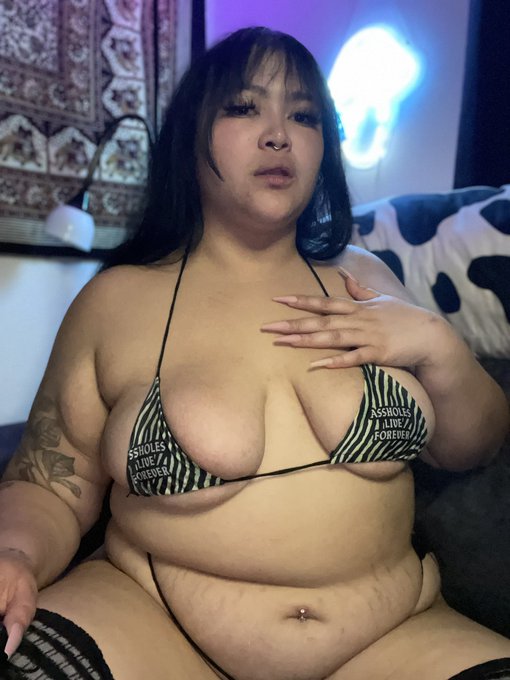 Camming Corner is set up the way I like 😈🩷😈 https://t.co/9wMIPtqYp1 https://t.co/3lxufeSeq0