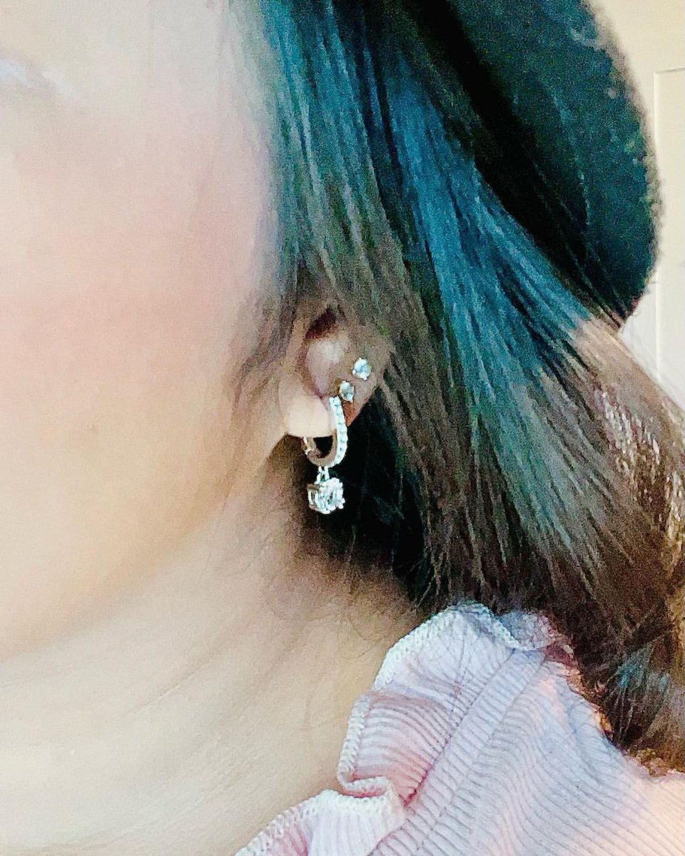 CateandChloe's tweet photo. Every Piece Tells a Story, What's Yours? 💖

Use code ETHEREALPETITE for 20% off ALL orders!
https://t.co/5kloMn87e3
.
.
.
#cateandchloe #fashion #fashionblogger #elegance #beauty #diamonds #graceful #jewelery https://t.co/IRByHoDQJg