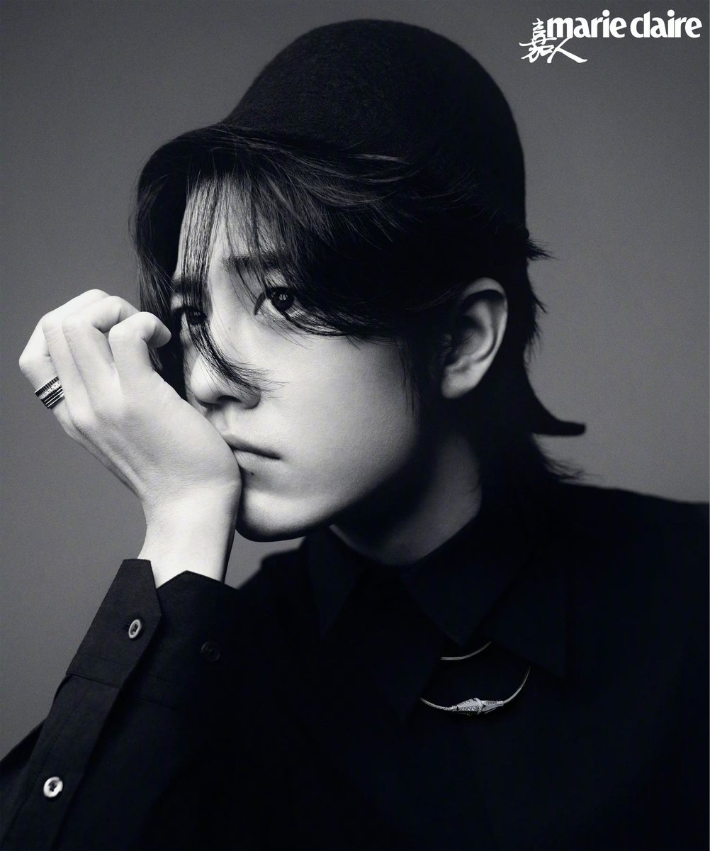 luvfor_yibo's tweet photo. 나 요런 흑백화보 좋아하네... https://t.co/1yya4mnOdH