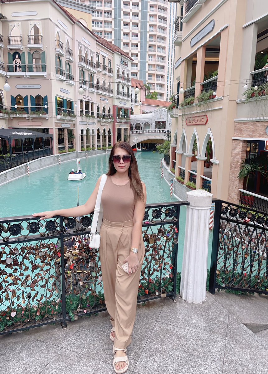 MaeJunette's tweet photo. Anyone can be with you when you’re winning but it is during your failures and misfortunes that you get to see the true colors of people. Indeed, NO ONE IS COMING TO SAVE YOU. Be there for yourself ‘coz nobody else will. https://t.co/hCmvTHoowQ