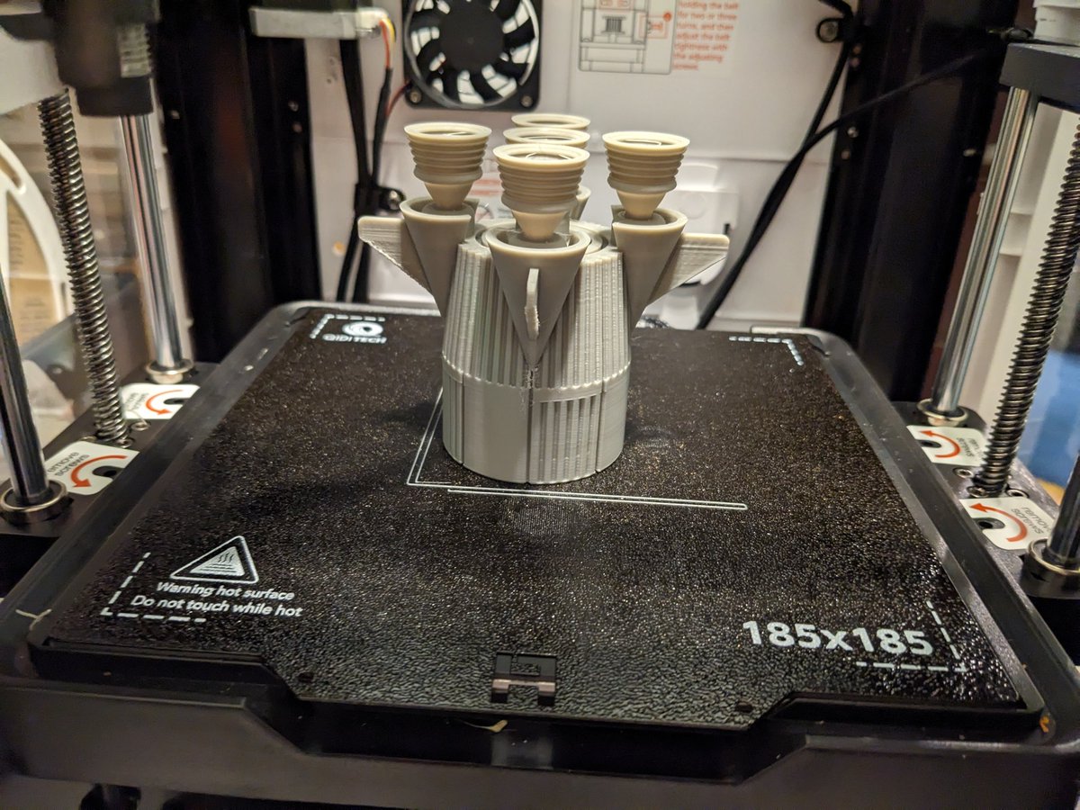 VectorRoll's tweet photo. #SaturnVRocket by Sergio Morales on @printablescom
#3DPrinter @QIDI_3dprinter #XSmart3
Had a few issues like a failed support I actually didn't need but All-In-All it came out great.
Paramount3D grey PLA
Had to heat to 240° to #3DPrint at XSmart3's default print speed.😸 https://t.co/gJ6KzXmcO6