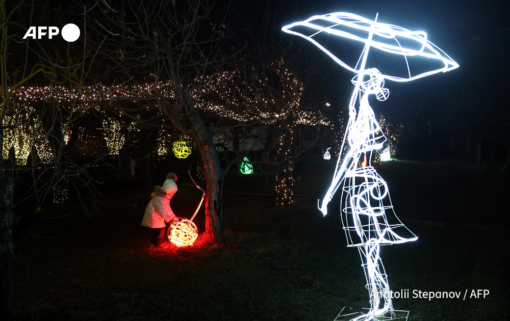 AFP's tweet photo. Lights in the darkness.

@AFP's Anatolii Stepanov photographs light installations in a park in Kyiv on December 28, 2023, amid the Russian invasion of Ukraine https://t.co/frHPmNXqEJ