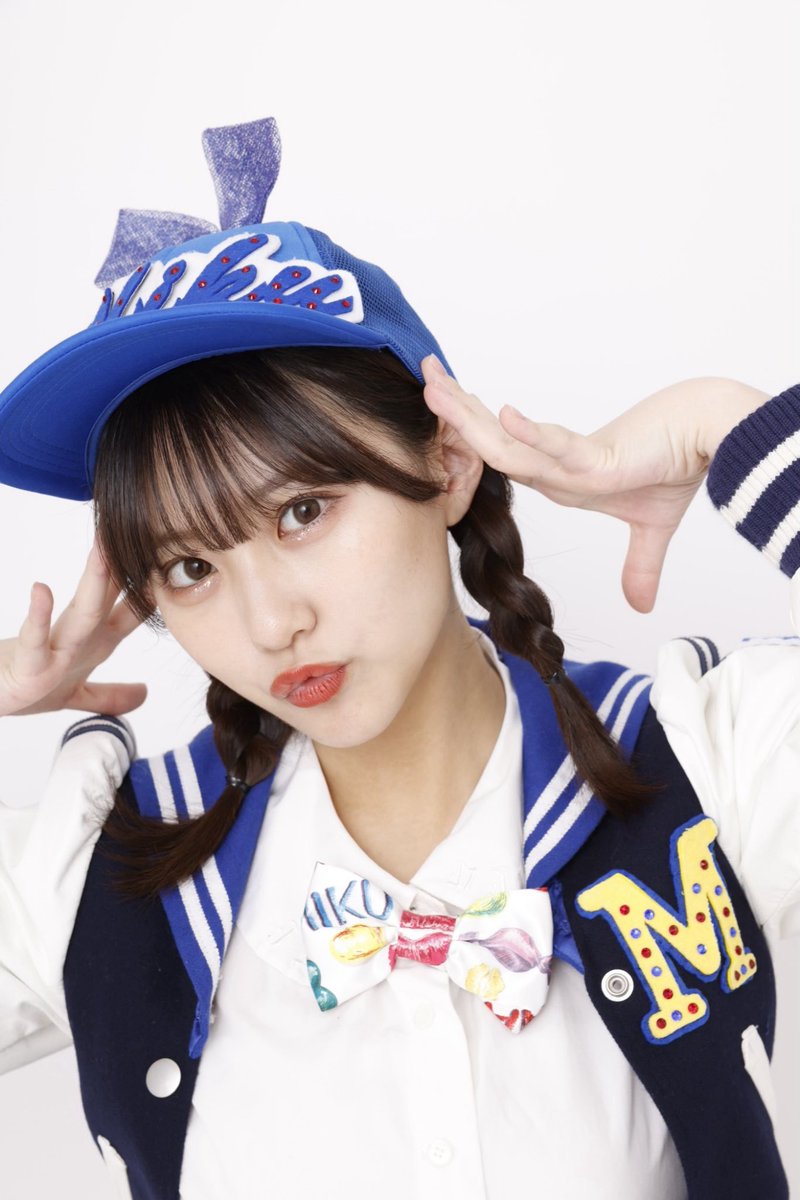 miku_monmon3939's tweet photo. #みくりんとの思い出
なこちゃんとの生意気リップスは、本当に大切な曲！！！！なこみく💙❤️

大人になっちゃって…とスタッフさんに言われました笑 https://t.co/8Hn66MF8OL