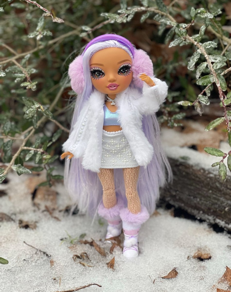 EAHCUPID's tweet photo. @moments_dolltwt havent done a doll shoot in foreverrrrrr 🥺 https://t.co/E3Au76qHkQ