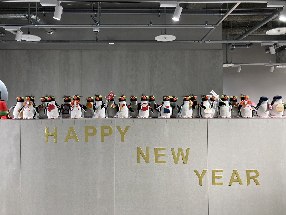 aoao_sapporo's tweet photo. さぁ、年末。気が早い当館ではひと足先にニューイヤーを迎えております。
※AOAO SAPPOROは1月1日のみ休館です。31日は18時までの営業に短縮です。 https://t.co/aBAWvvYTVO