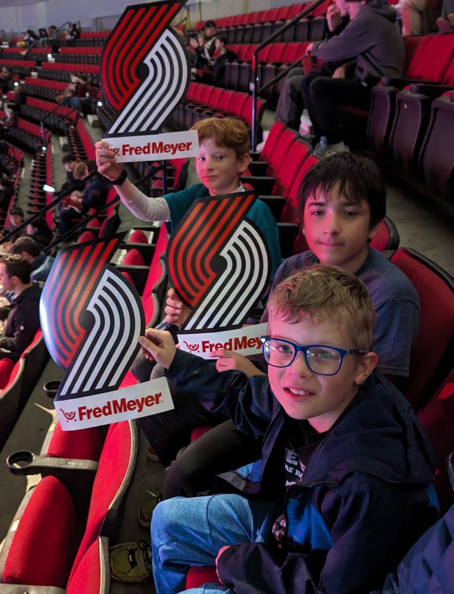 RichWeber's tweet photo. First Blazers game! #RipCity https://t.co/jcz7KvMrJy