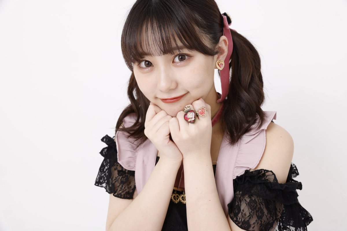 miku_monmon3939's tweet photo. #みくりんとの思い出

ロマンティック病　AKBグループリクエストアワー１位✨✨🎖️

これも本当に嬉しかったよ！！！！

キリがないのでここら辺で私は終わります☺️
みんなも思い出を残してねん。

最後に素敵な思い出をグッズの生写真に残せてよかった！

後アイコンすごい！みんな統一してる！！😳 https://t.co/tydg0MhK9N