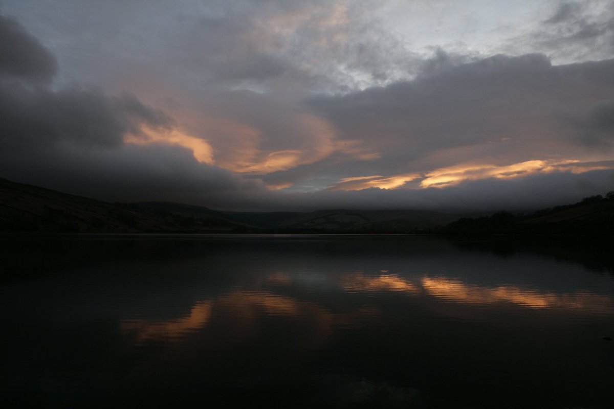 #picoftheday Clyde Mirrored Sunset @ladycultreboot @PennineThe @FionaGrahame @raiphsays @staithesartist @MarySummer1966 @pilaraymara @GREIGEXVS1300A @moleatthedoor @mrs_counter @HelenCo47321117 @JohnDowson66 @fairynuff1979 @ArgyllSeaGlass @weestie97 @cee4cat @defiaye @itsDaibhi