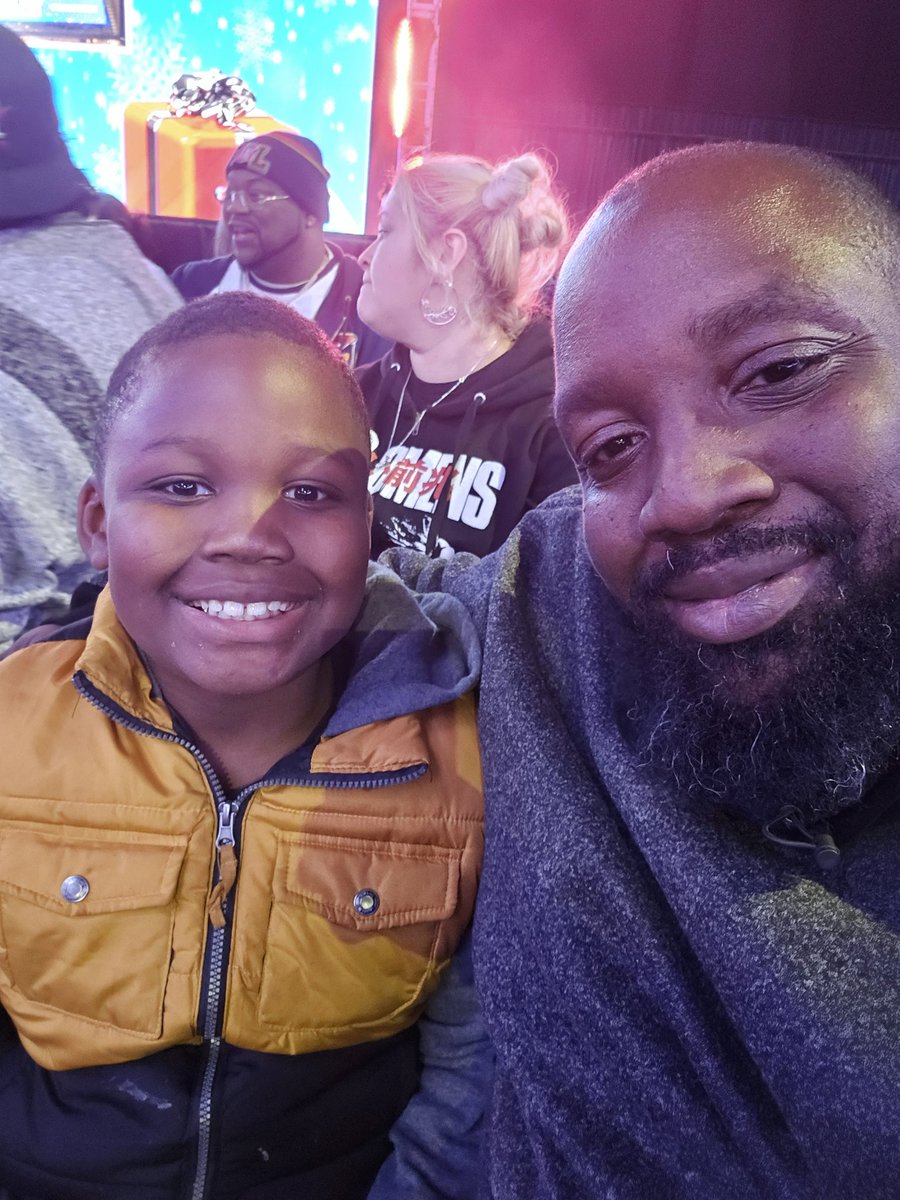 Nulinator's tweet photo. #WWEHouston #WWEHolidaytour  @WWE https://t.co/AvVjN020B1