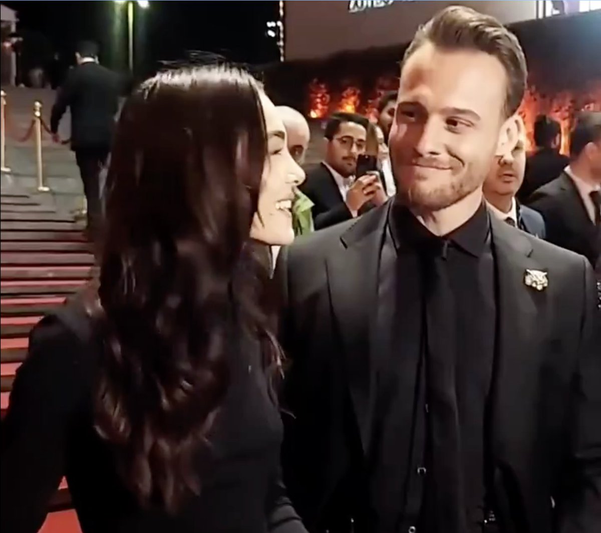 neryrecci1974's tweet photo. Algo magico paso , tu sonrisa me atrapo sin permiso me robaste el corazon y asi sin decirnos nada con una simple mirada comenzaba nuestro amor
#KeremBürsin   #HafsanurSancaktutan  #Hafker https://t.co/BW18UTQHQx