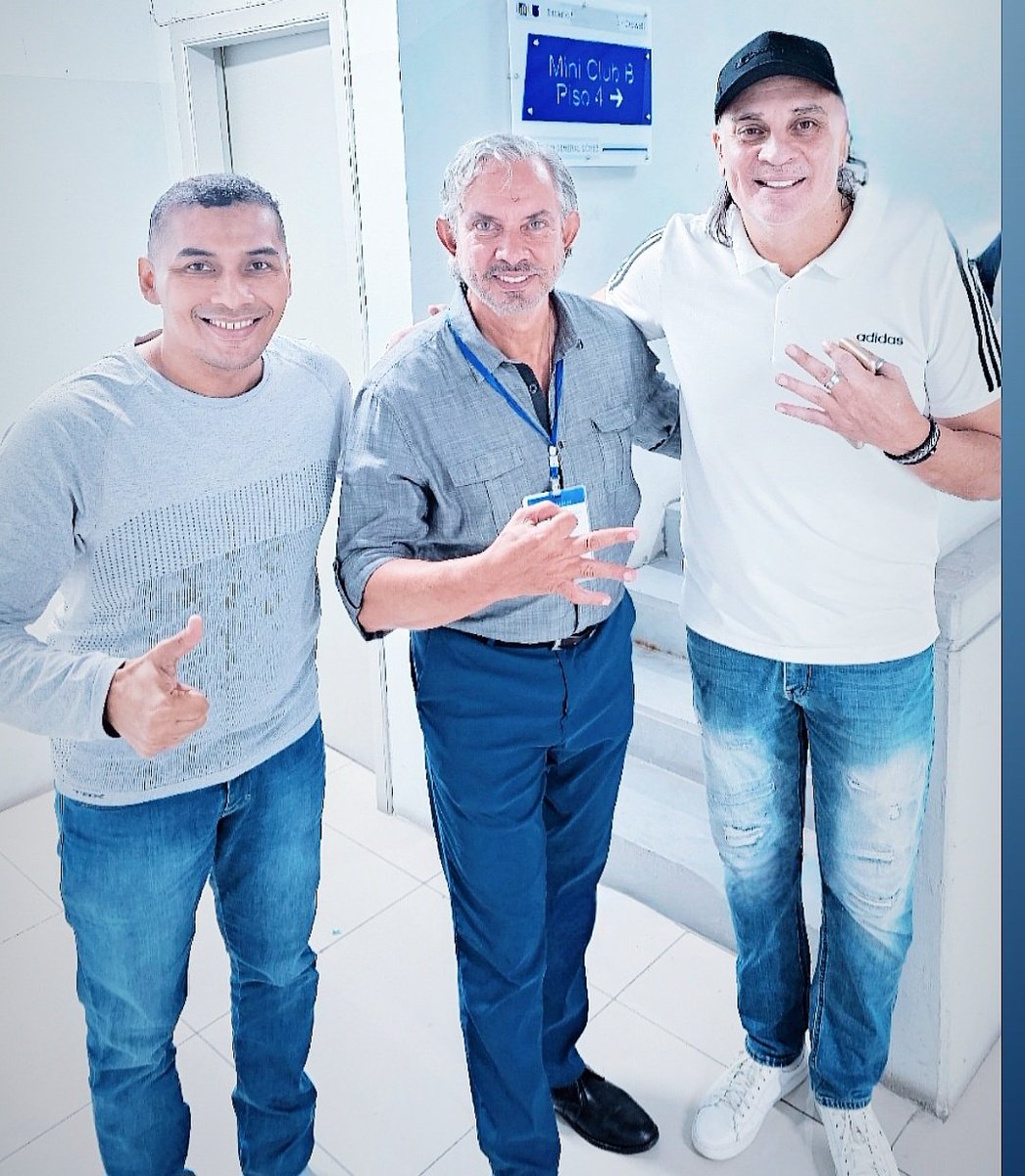 Cuki_juarezok's tweet photo. El 2024 es de #Emelec. Vamos los azulessss todos unidos apoyandoooo. https://t.co/7QHm4rSUGI