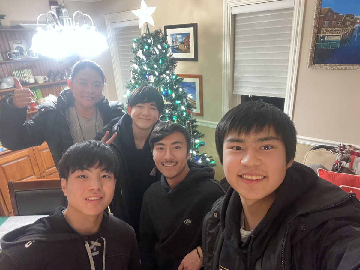 MBengert's tweet photo. 皆んな元気に頑張ってます～！

2023 Christmas Holiday! (冬休み)
⇒ https://t.co/6k0NxanOxT #アメブロ via @ameba_official https://t.co/mLkBjrNSWs