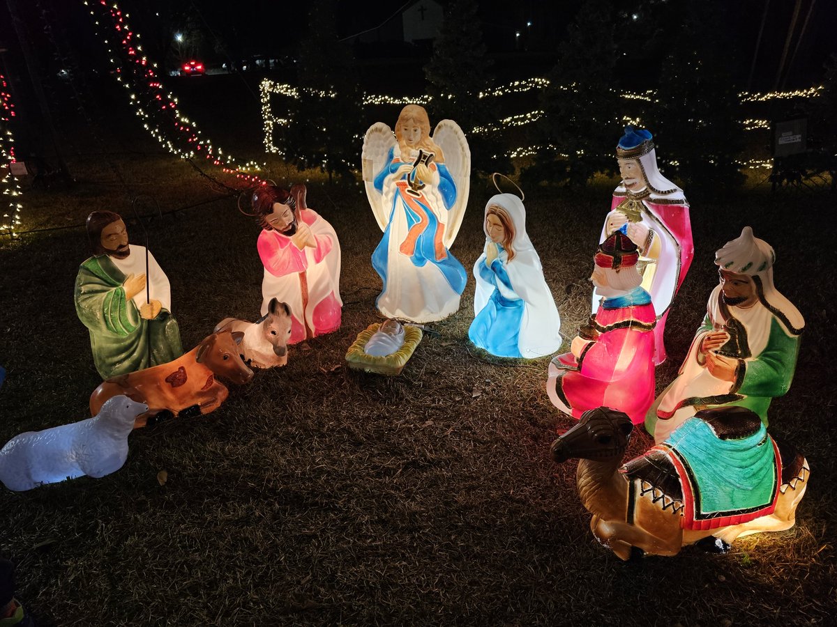 shivsun's tweet photo. #LightsOfJoy #Atlanta https://t.co/nrf53trjXC