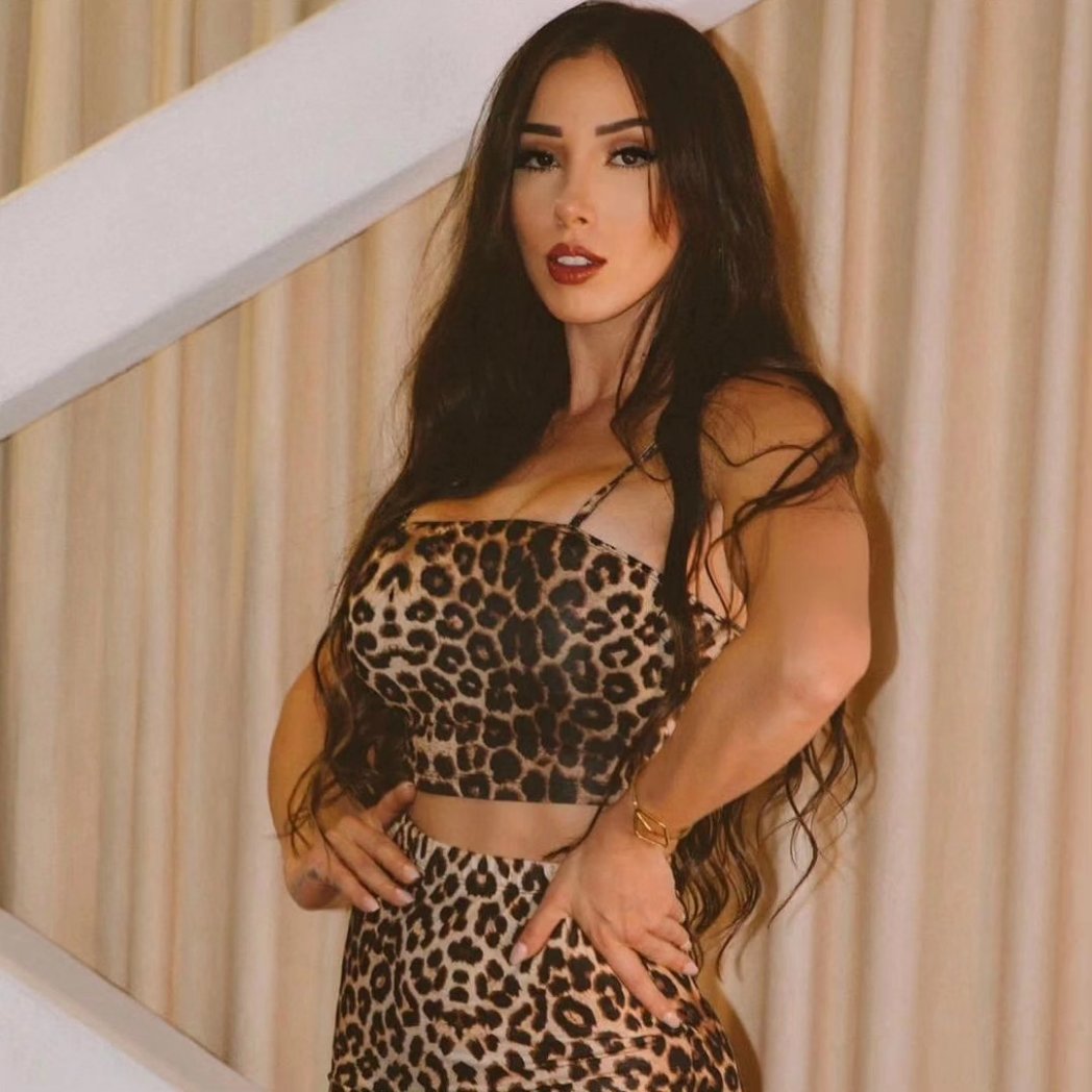 TVNotasmx's tweet photo. ¿SABÍAS QUE?🎂🎁

Un día como hoy pero de 1995, llegó al mundo #DanikMichell, la reconocida influencer, exintegrante de Acapulco Shore y modelo. La oriunda de Monterrey celebró su nueva vuelta al sol de una manera muy especial, incluso lo compartió con sus seguidores a través de sus redes sociales.

¡Felicidades! 🎂🎁

📸:danikmichell