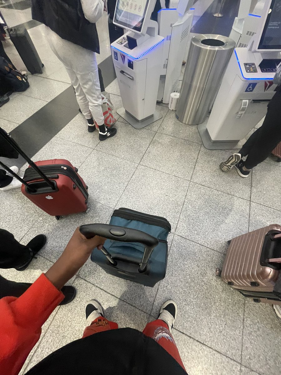 FREEWIKK's tweet photo. TRAVELING DUMPPP 🅿️ https://t.co/OzpIVlqBAg