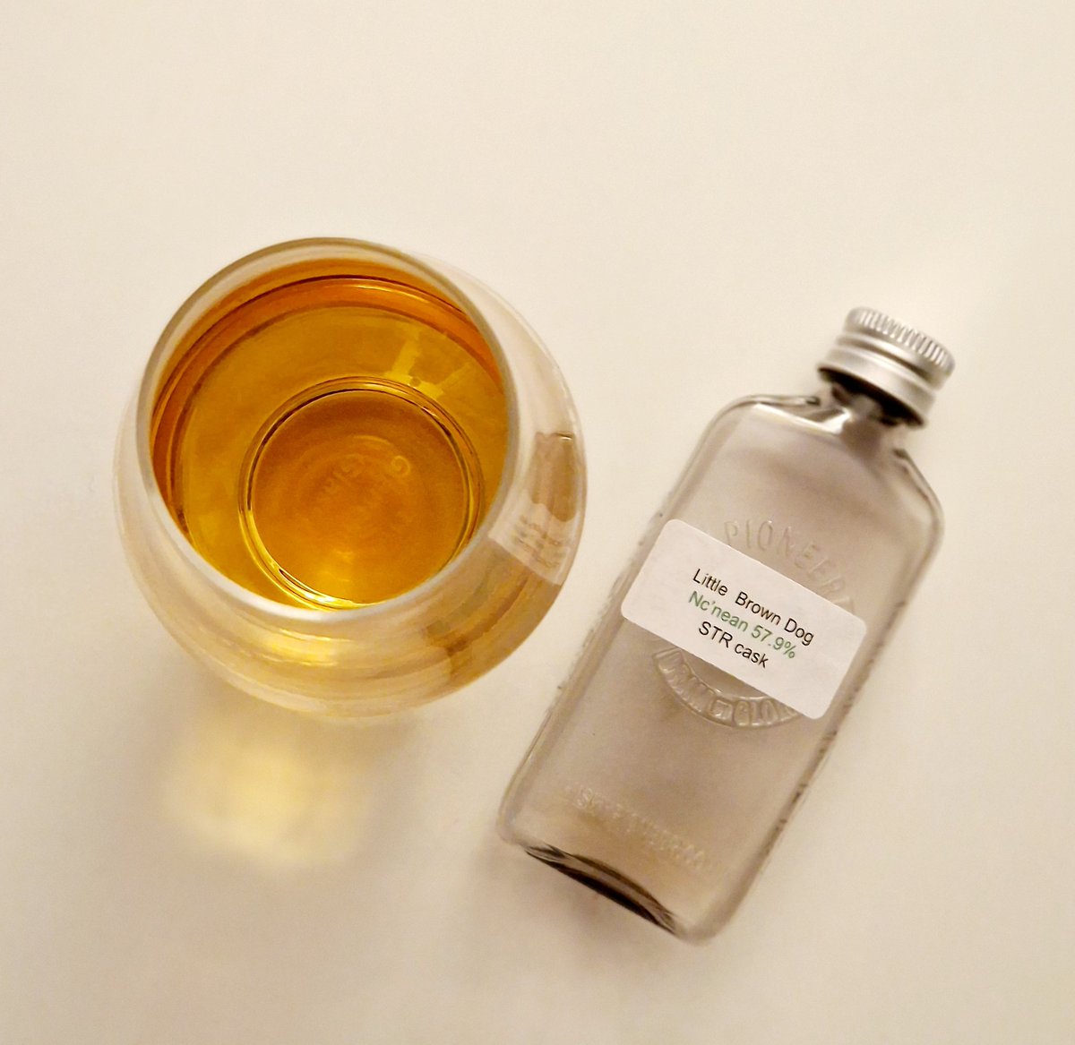 pswhisky's tweet photo. Two more @LBDspirits samples... @Ncnean and Mannochmore 🥃 https://t.co/IrObdSY8XN