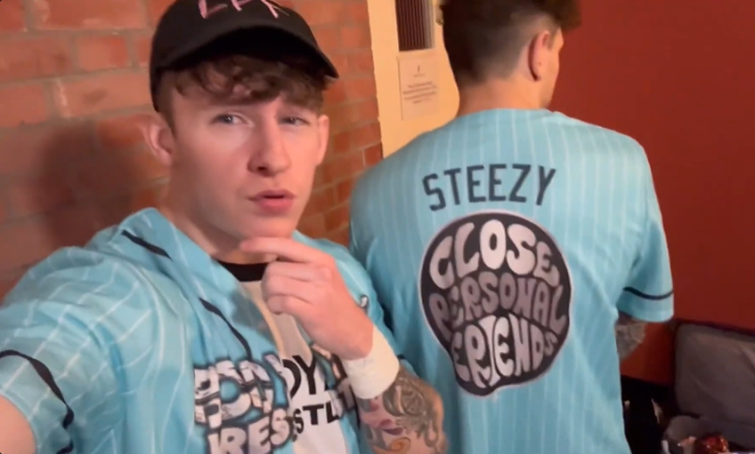 MikeGuylee's tweet photo. Thanks for another #steezy #CPFvlog, mates!
Always nice to come home after a long day at work and a new vlog is out! This one really has everything a steezylicious vlog needs ... Joe, Danny, a dog, match footage and Uncle Speedy!
Link: https://t.co/ET6WCAFFy7
#CPFC 🎈 https://t.co/cvPPeJLGqs
