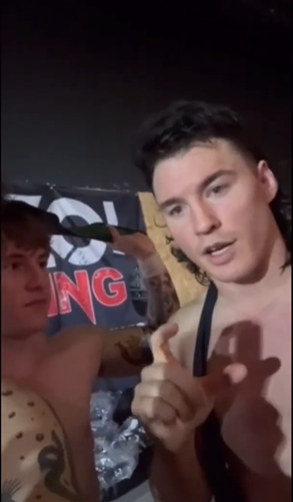 MikeGuylee's tweet photo. Thanks for another #steezy #CPFvlog, mates!
Always nice to come home after a long day at work and a new vlog is out! This one really has everything a steezylicious vlog needs ... Joe, Danny, a dog, match footage and Uncle Speedy!
Link: https://t.co/ET6WCAFFy7
#CPFC 🎈 https://t.co/cvPPeJLGqs