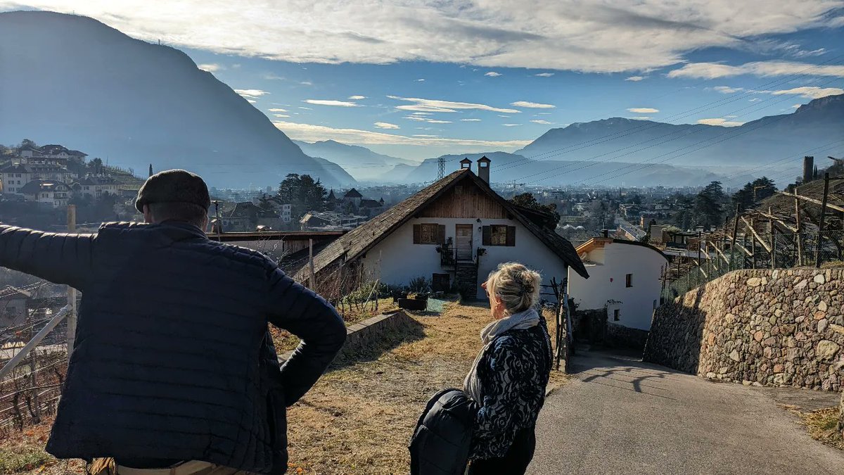 LJ_Pritchard's tweet photo. #ChristmasDay views around #Bolzano #NotInVenice #Dolomiti #Dolomites #LivingNearMountains #Venezia #Venice #LivingOnWater https://t.co/0Dnu6sVGRh