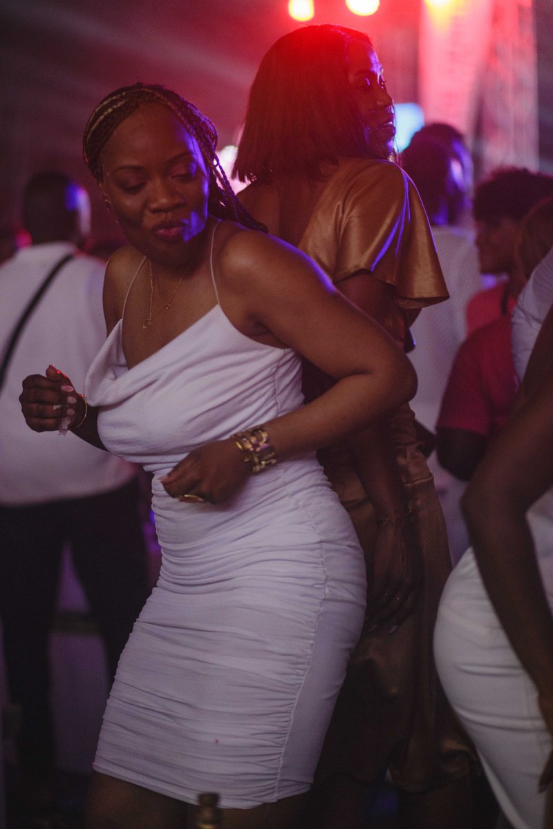 Nudestudio237's tweet photo. its the  #Sundayz come over and see me at Work.... Creating great Shots for  #Johnniewalker.
.
.
.
.
.
  #johnniewalker  #keepwalking  #africatop30   #fun  #chill https://t.co/x6jl1QoAUM