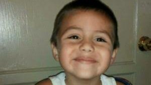 CrimesReais's tweet photo. Anthony Avalos tinha apenas 10 anos de idade e vivia com sua mãe, seu padrasto e seus irmãos em Mojave, na Califórnia. Em um certo dia, disse que 'gostava de meninos', ouvindo isso, a mãe e o padrasto ficaram furiosos, passando a torturá-lo. https://t.co/ITsAVIOQXh