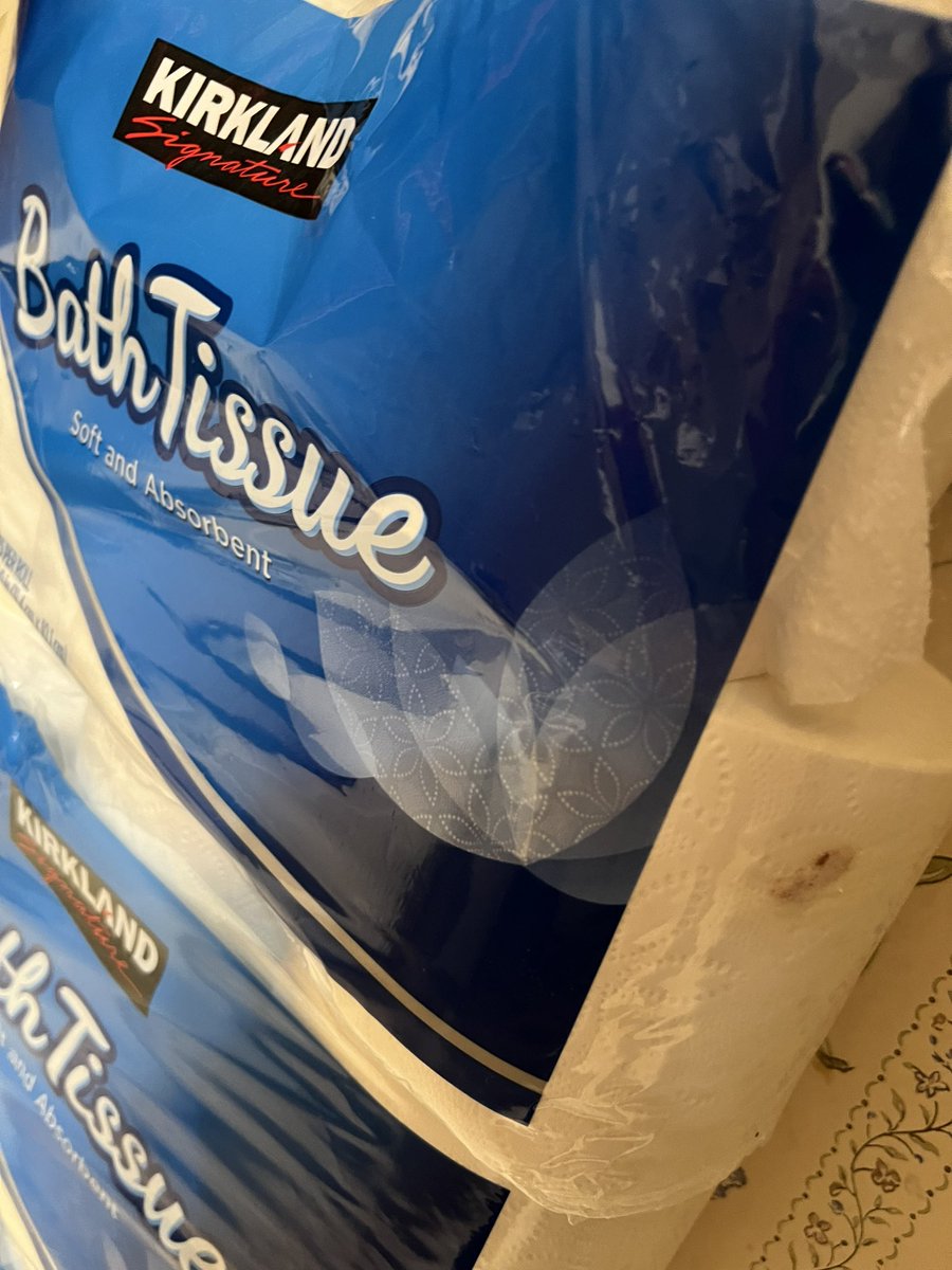 WinstonWonder's tweet photo. @Costco not sure what happened here but something got on the toilet paper before packaging it.🤢 https://t.co/AmgW4T3pKS