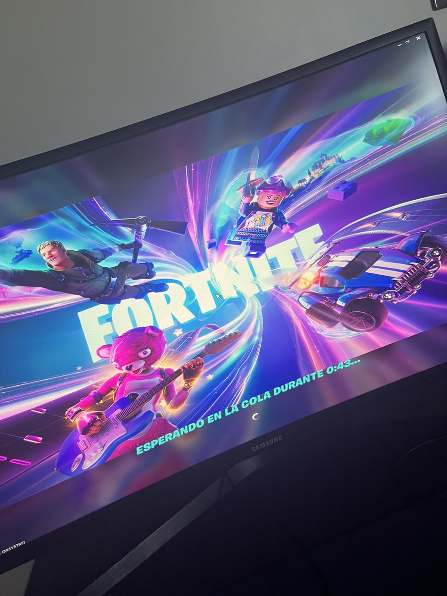 Aaronhdzp_'s tweet photo. @Fortnite_ES Q vergüenza de juego me quería meter a jugar un rato después del trabajo y salen con esto, increíble, hagan algo por la comunidad de Fortnite https://t.co/1eBJstNdka