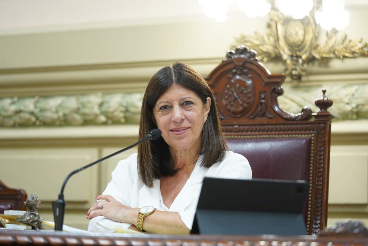ClaraGarcia_SF's tweet photo. En la última sesión del año de la @CamaraDipSF aprobamos tres leyes fundamentales para la gestión del @gobsantafe: Presupuesto 2024 y Ley Tributaria, para garantizar los recursos necesarios para las obras y políticas públicas que se requieren en cada rincón de la provincia; y también sancionamos la Ley de Inteligencia para prevenir el delito organizado y proteger a la población.

Lo hicimos con mucho diálogo y amplios consensos, que es la manera de lograr previsibilidad y respaldo para las acciones que el gobernador @maxipullaro se comprometió a llevar adelante desde el primer día.