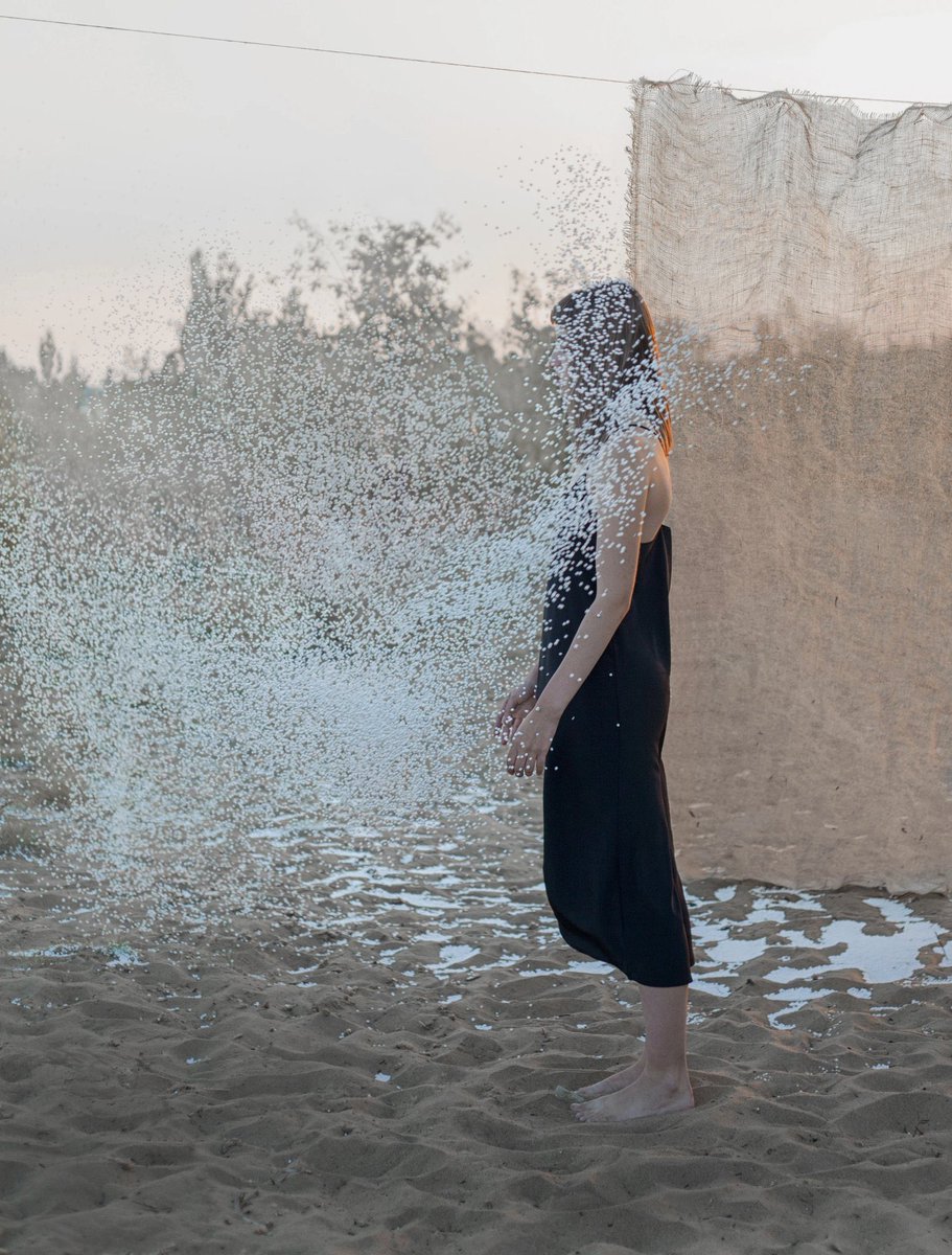 GinaChoy_'s tweet image. The dissolution of self
1. @inna_mosina 
2. @GinaChoy_ 

#NFTCuration