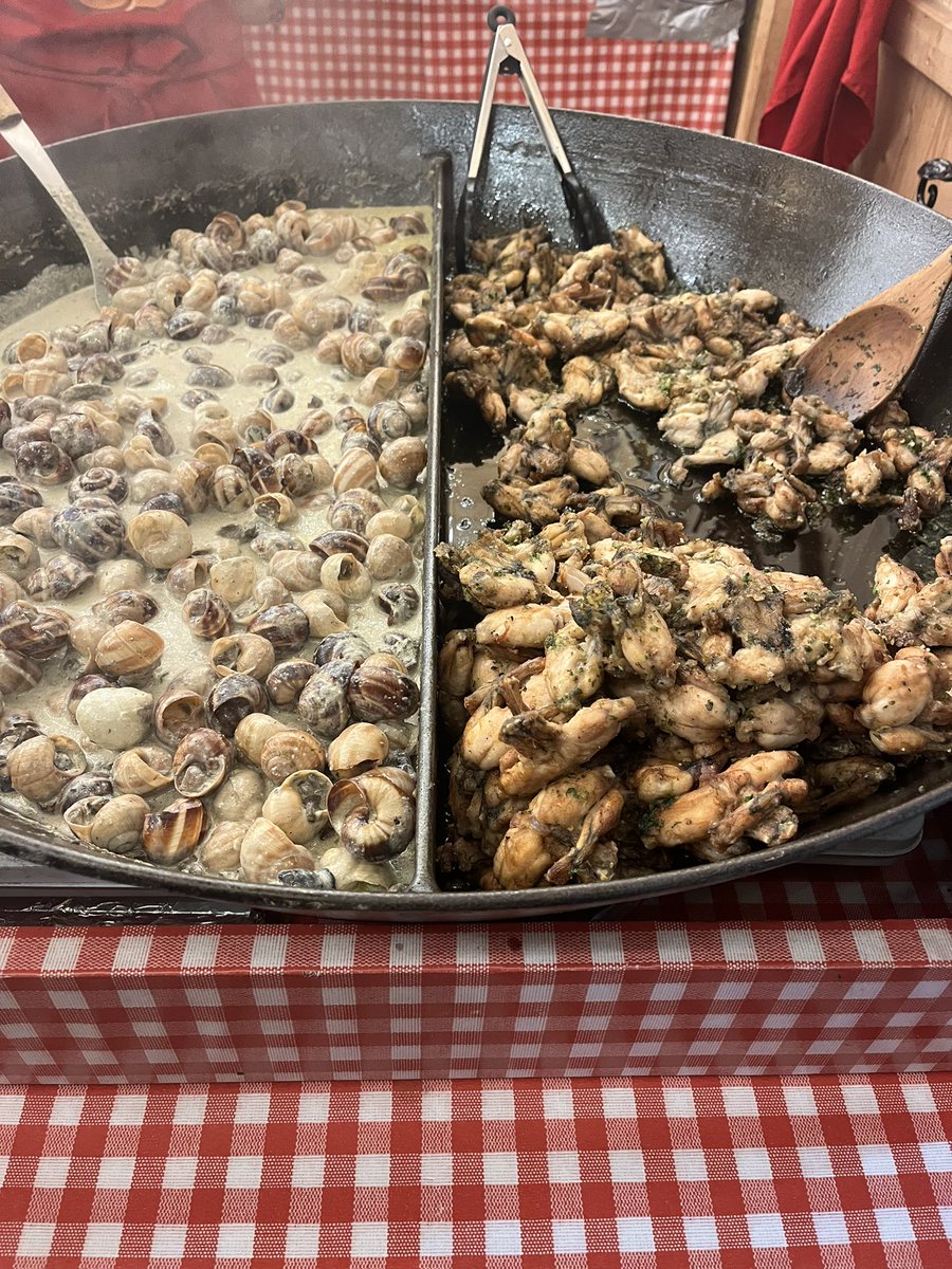 JayBee210621's tweet photo. Food for today! Paris, France 🇫🇷 
#froglegs #rabbitt #escargo https://t.co/9BE0i6s2jp
