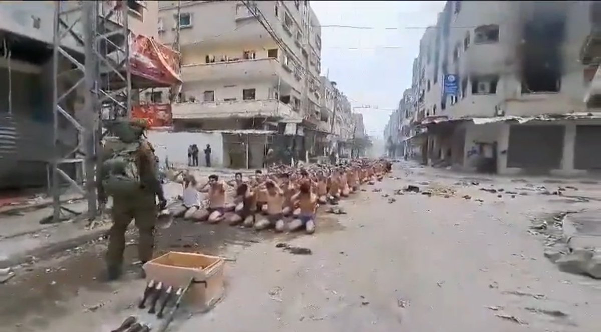 MoatAwesome_'s tweet photo. We should all stand a moment of thanks and appreciation to the IDF , they are now carrying out very dangerous missions to catch these strong-built soldiers trained at the highest level with the highest danger rates who want to ruin the world https://t.co/qUKxD5K6P9