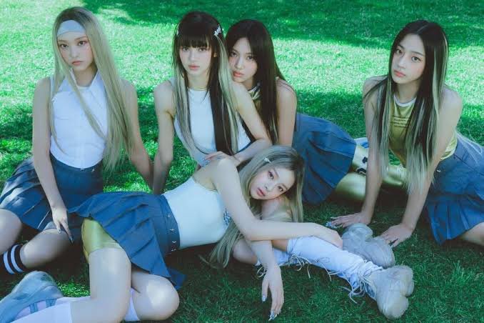 kchartsmaster's tweet image. .@billboard Best K-pop songs of 2023:

1. ‘Super Shy’ by NewJeans
2. ‘Like Crazy’ by JIMIN
3. ‘I AM’ by IVE
4. ‘Hmm-cheat’ by CRUSH
5. ‘Super’ by SEVENTEEN
6. ‘Eve, Psyche &amp;amp; The Bluebeard’s Wife’ by LE SSERAFIM
7. ‘U’ by iKON
8. ‘Smoke Sprite’ by So!YoON!, RM
9. ‘Smoke’ by…