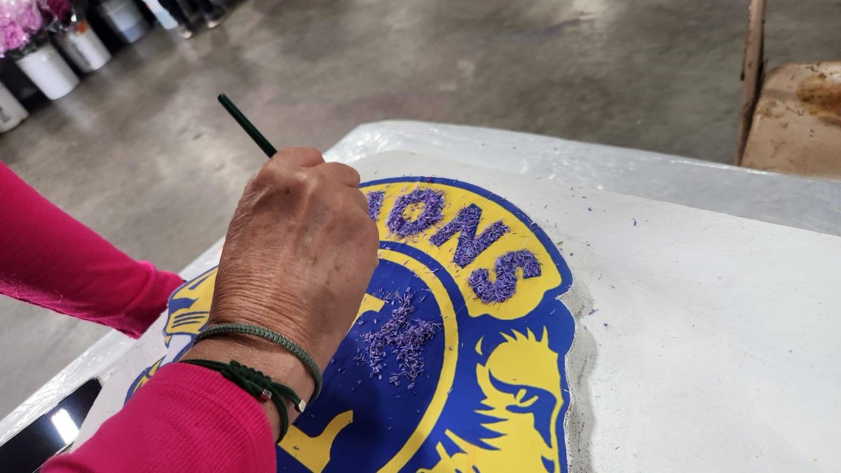 LionsFloat's tweet image. Thank you to all our dedicated volunteers for making the Lions Float happen every year. Thousands of details go into the float. #lionsclub #roseparade #paradefloat #decorating #lionsfloat