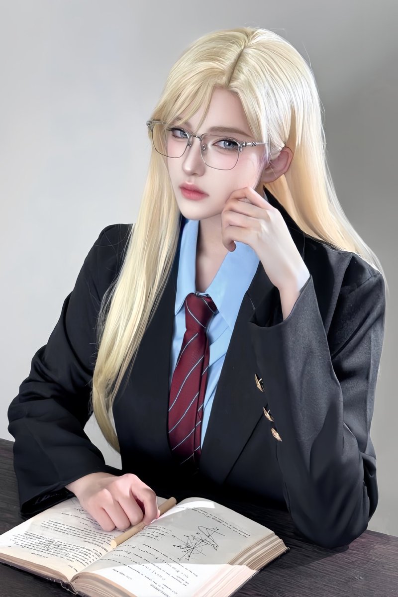 上课时都专情于你，满脑都是你狼狈不堪的模样
#cosplay #人间百里锦 #顾梦奇 https://t.co/pBPHCXdXLh