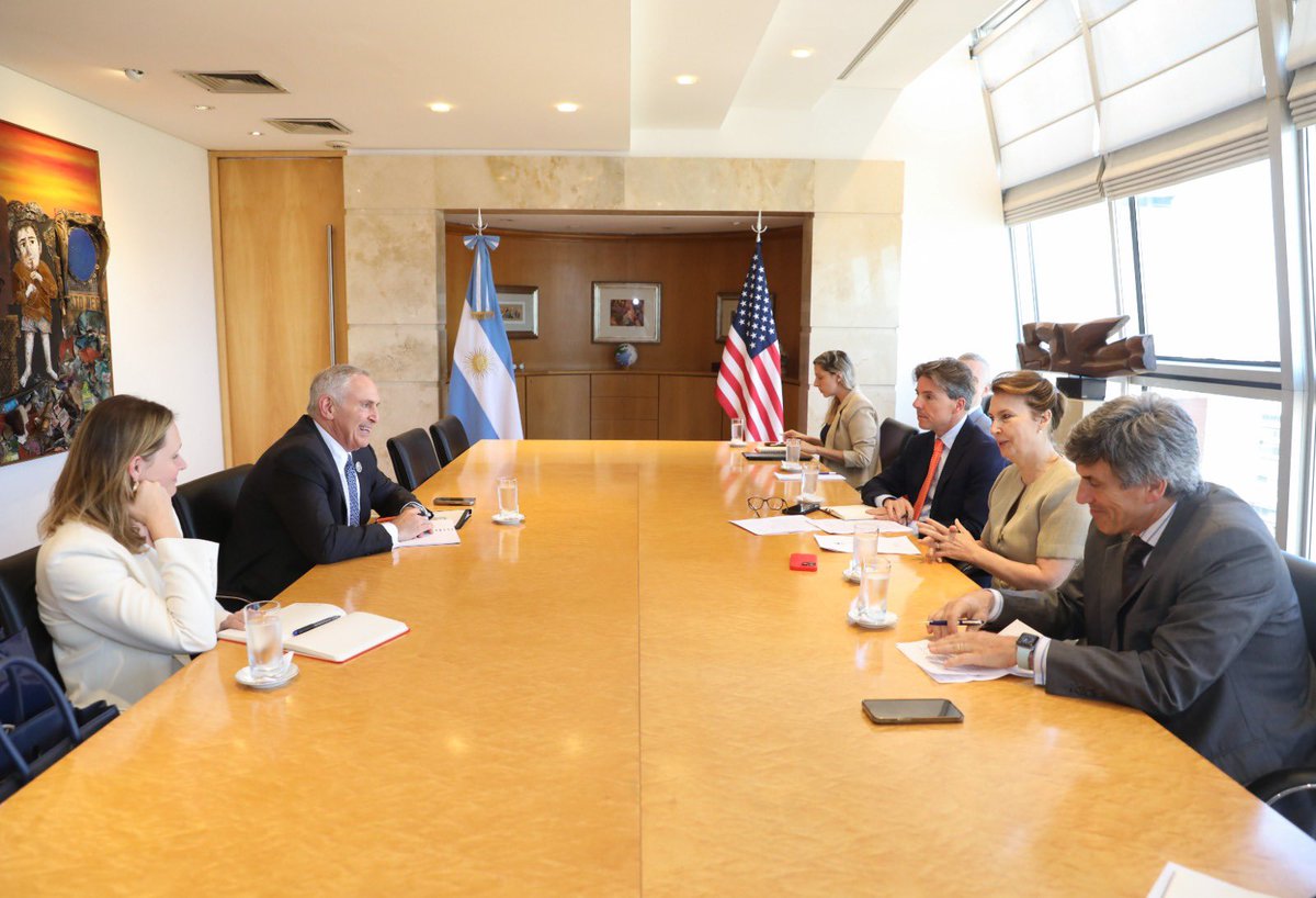 USAmbassadorARG tweet picture