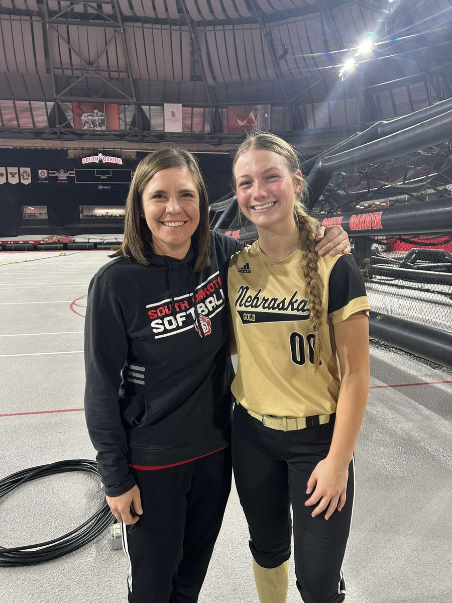 MaceyJarose's tweet photo. Thank you @SDCoyotesSB @USDCoachWags & @Coach_Piv for putting on an awesome camp today!!
I had a blast learning more about the mental side of softball, & canโt wait to apply all the hitting and outfield drills to my game!
#GoYotes
@NEGold15s
@NebraskaGold
@MNSoftball643 https://t.co/FKQiwkgdRX